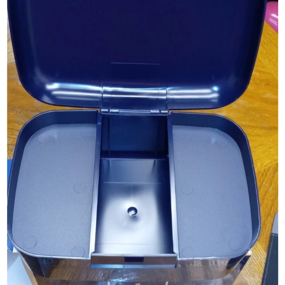 Avon Beauty Treasures Box - Picture 3 of 4